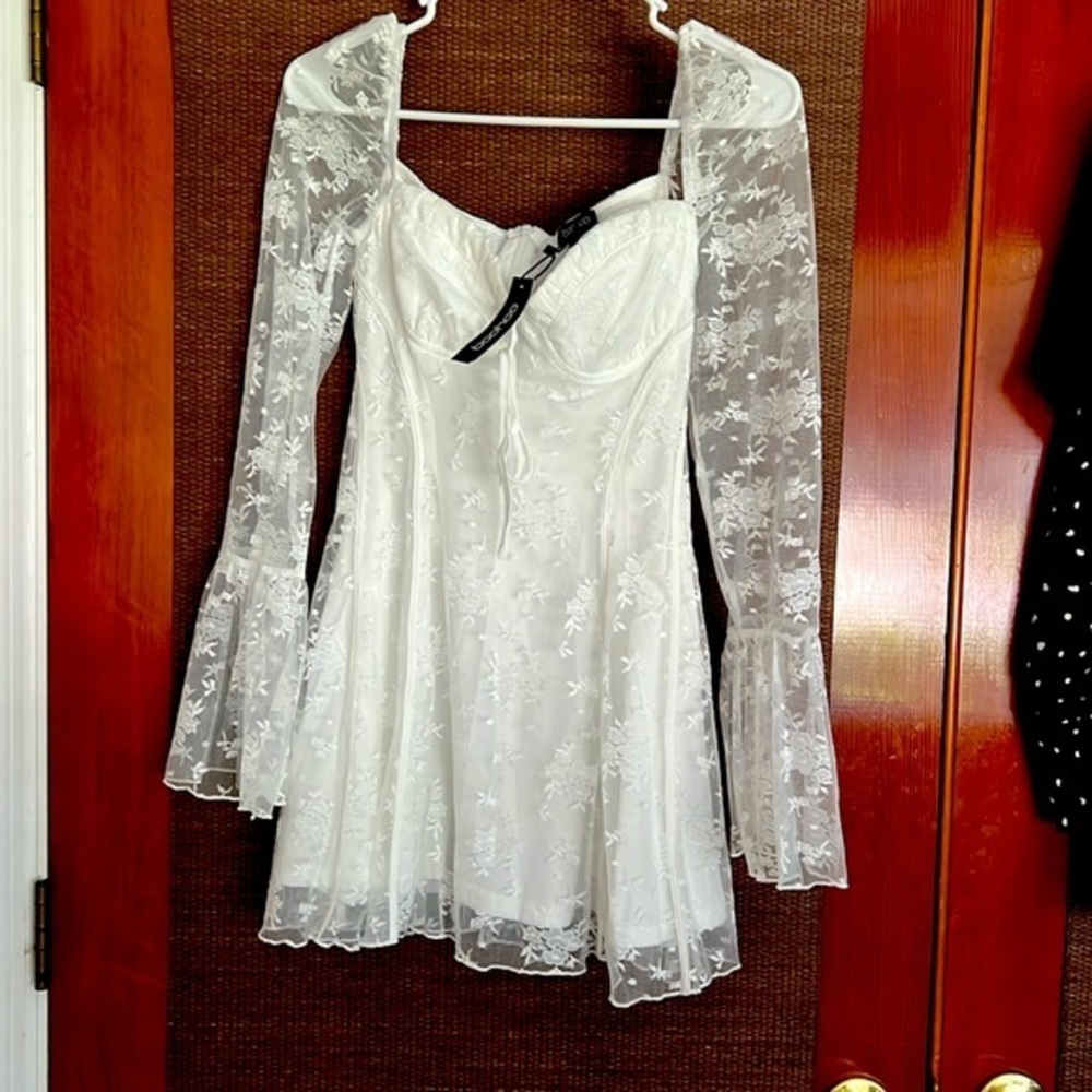 Boohoo dress NWT 4 White